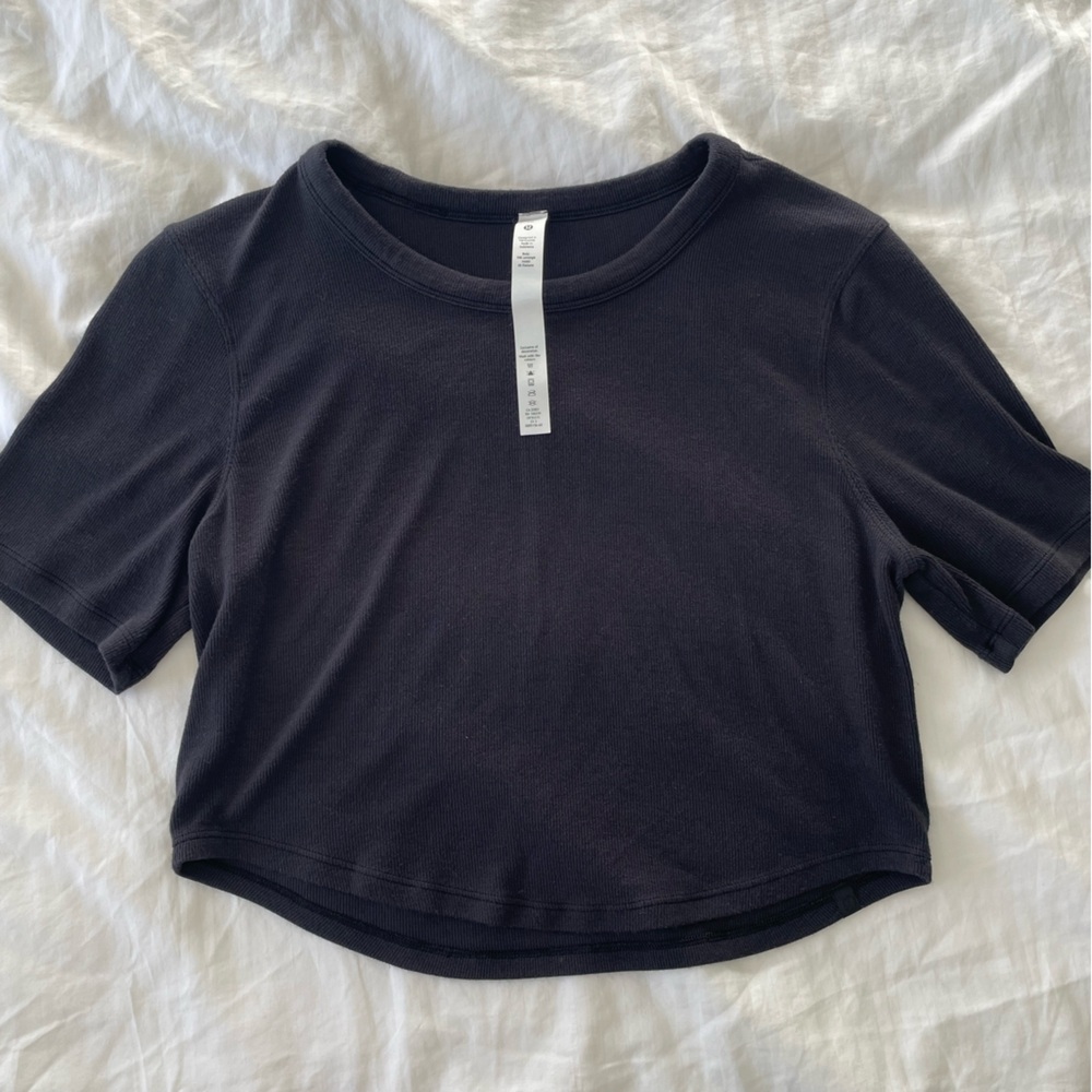 Lululemon Women’s Black crop